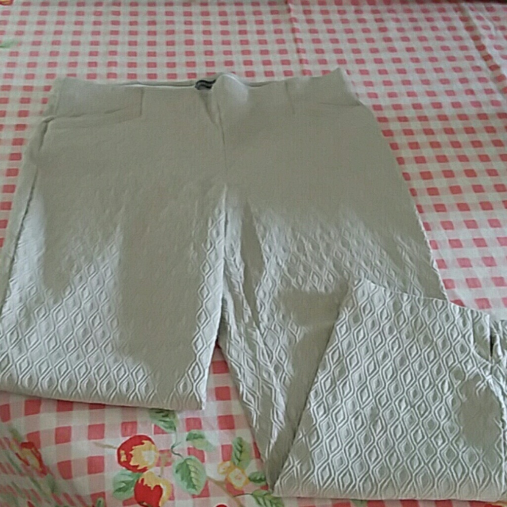 Cropped pants